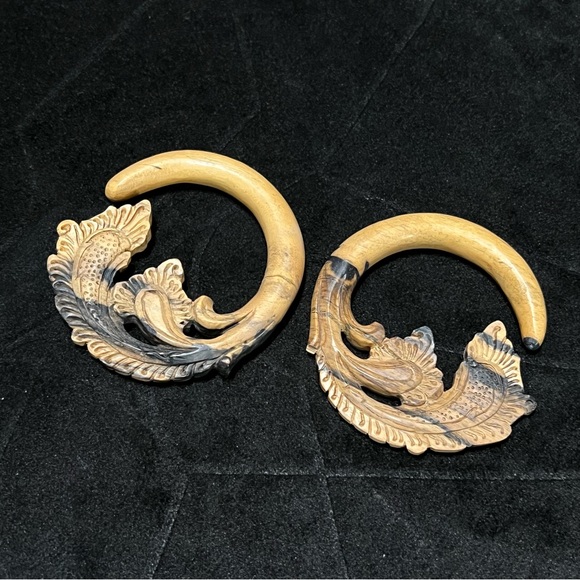 Organic Hangers - Picture 2 of 2